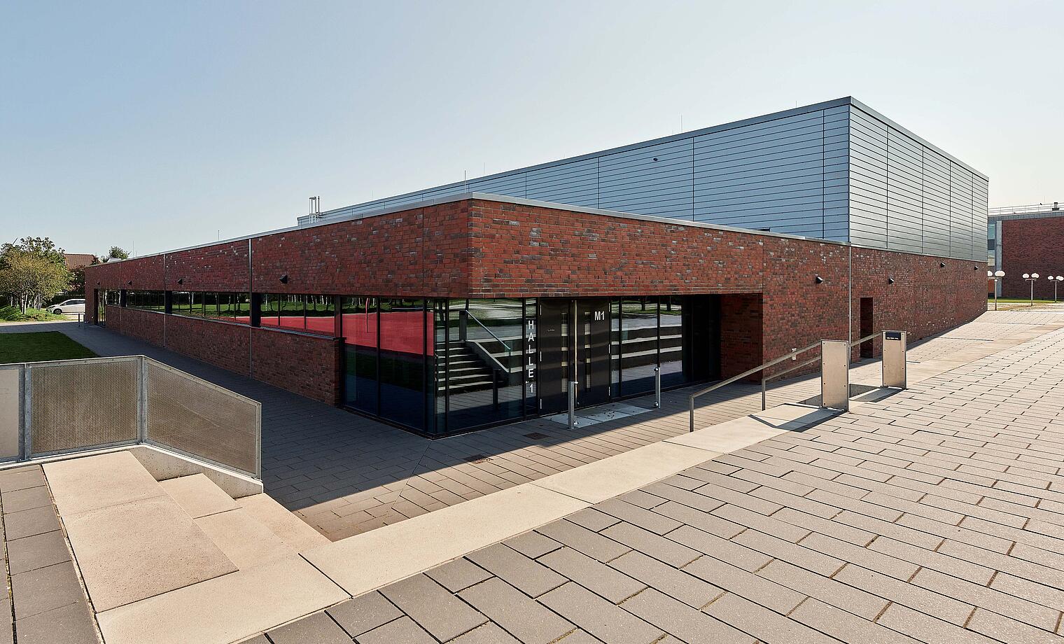 Sporthalle SBZ Niebüll Sanierung einer 3-Feld-Sporthalle